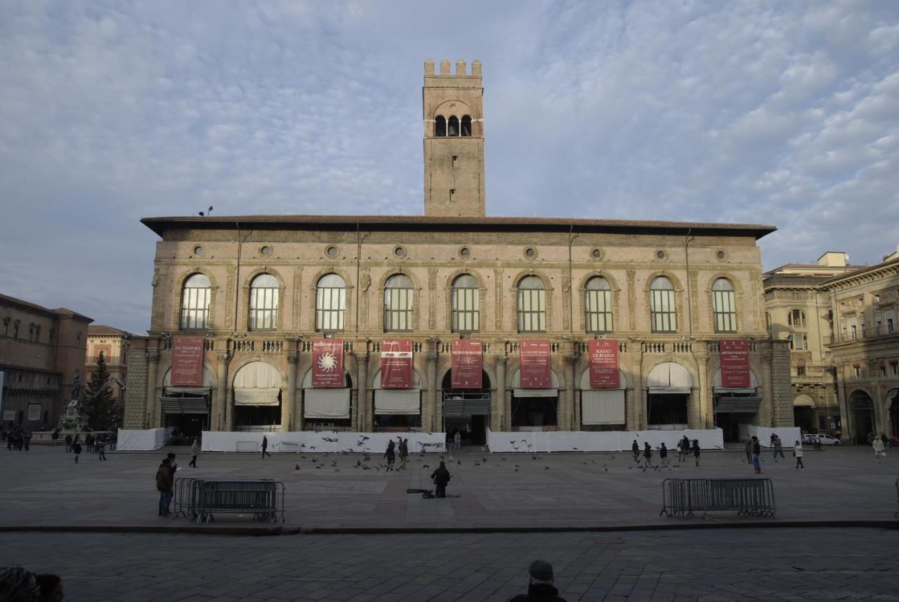 Ur-Nest Piazza Maggiore Bologna Luaran gambar